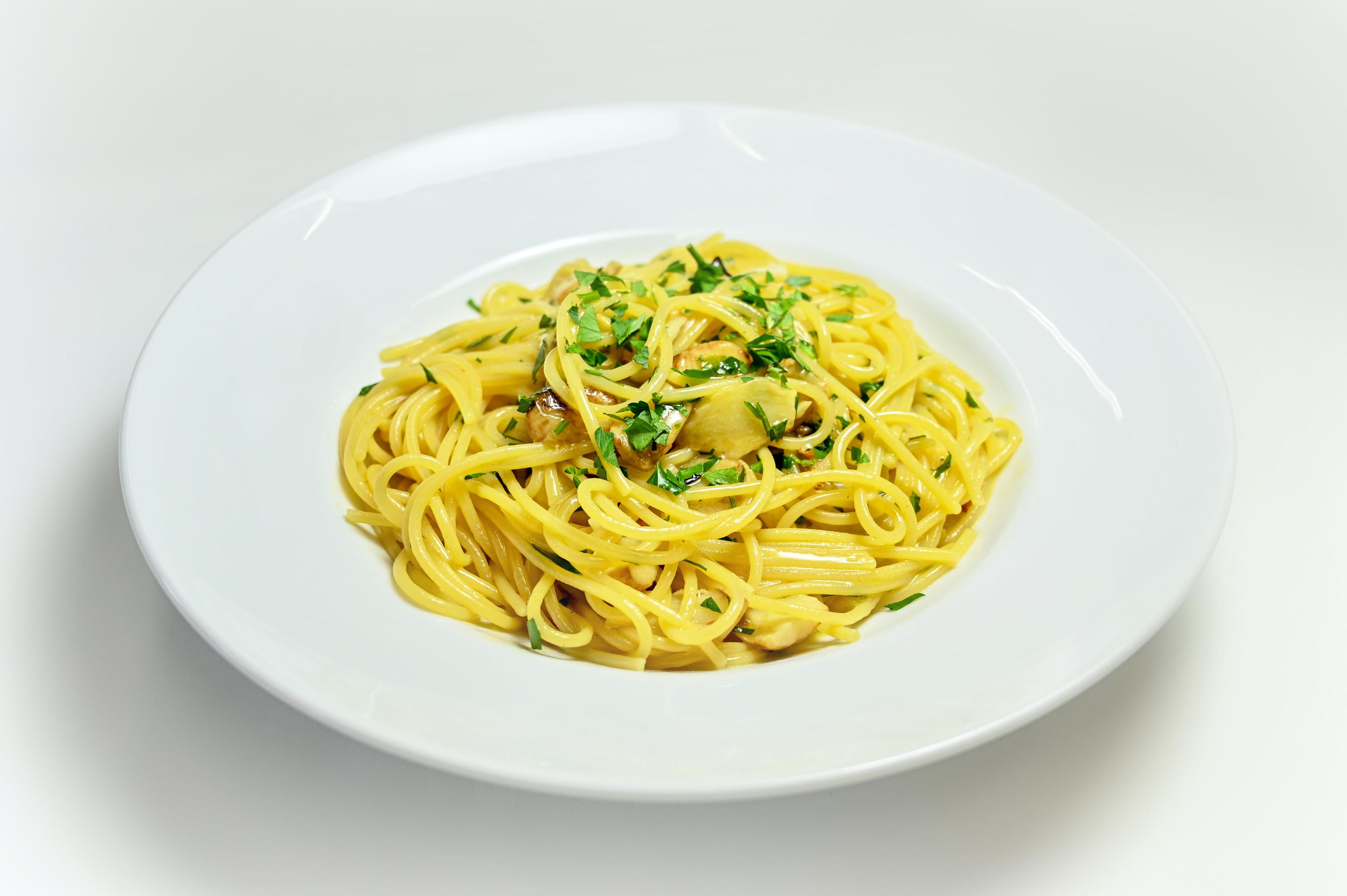 Historia i pochodzenie spaghetti aglio, olio e peperoncino